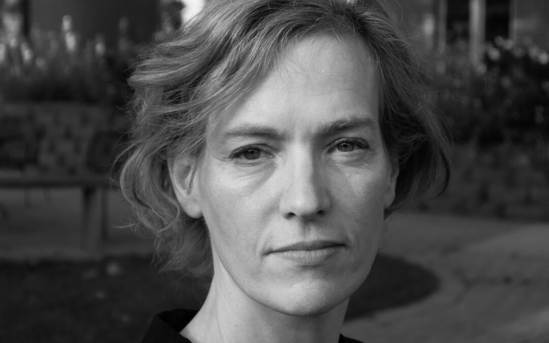 Julie Carr
